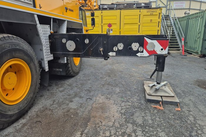 2012 Tadano Atf180g-5 Yellow