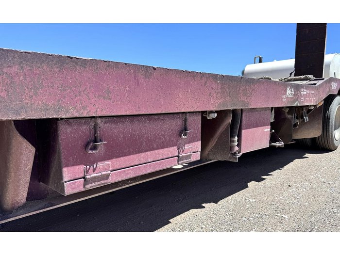 2005 Drake 4 X 8 Swingwing Low Loader