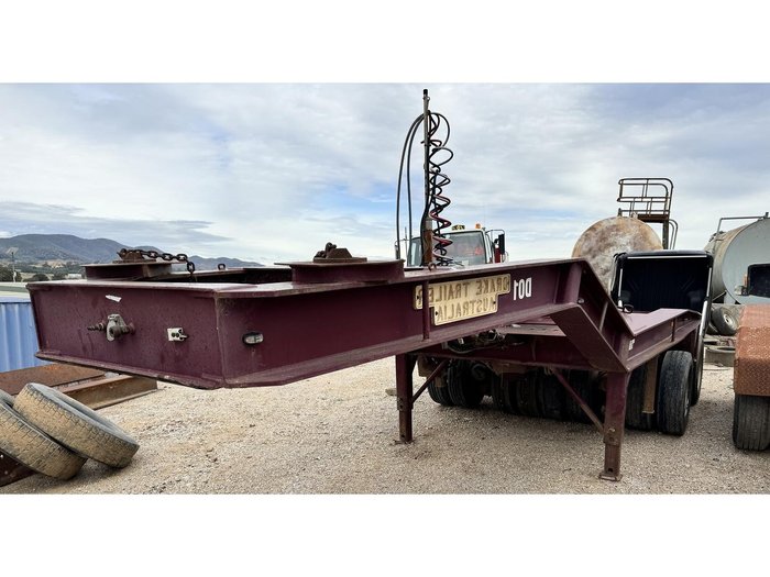 2005 Drake 4 X 8 Swingwing Low Loader