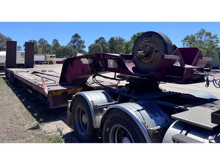 2005 Drake 4 X 8 Swingwing Low Loader