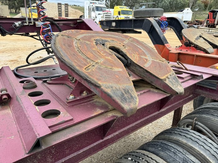 2005 Drake 4 X 8 Swingwing Low Loader