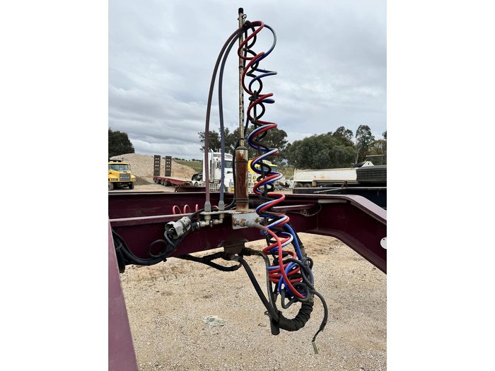2005 Drake 4 X 8 Swingwing Low Loader