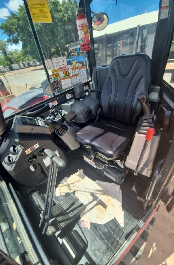 2022 Yanmar Vio80-1 Red