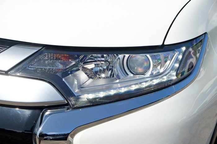 2020 Mitsubishi Outlander ES