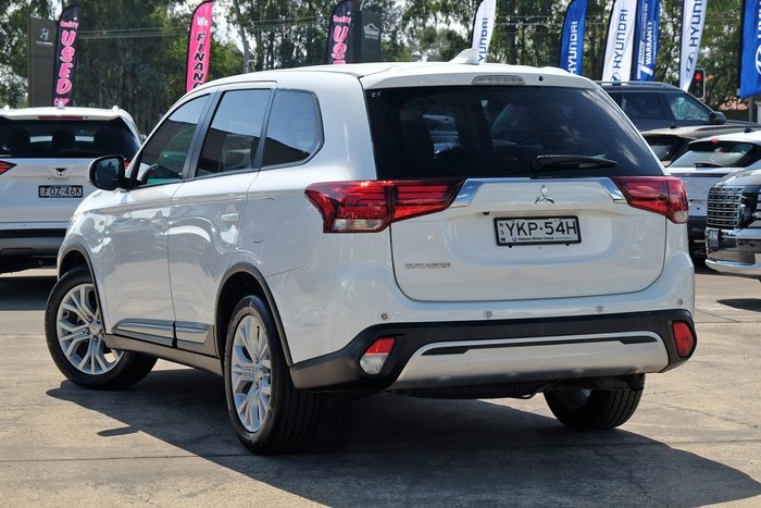2020 Mitsubishi Outlander ES
