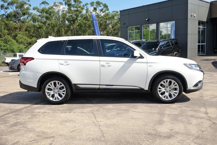 2020 Mitsubishi Outlander ES