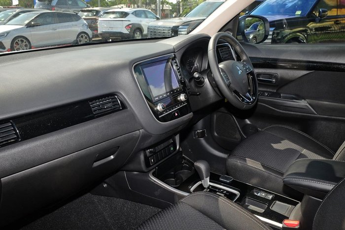 2020 Mitsubishi Outlander ES