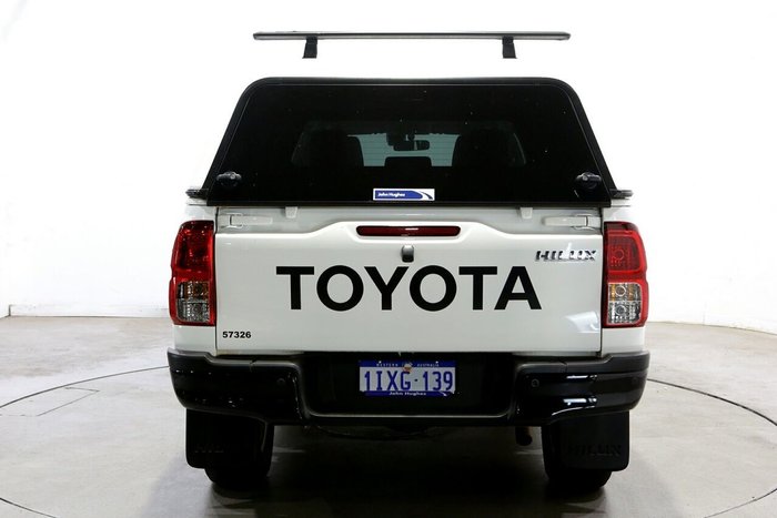 2025 Toyota Hilux SR