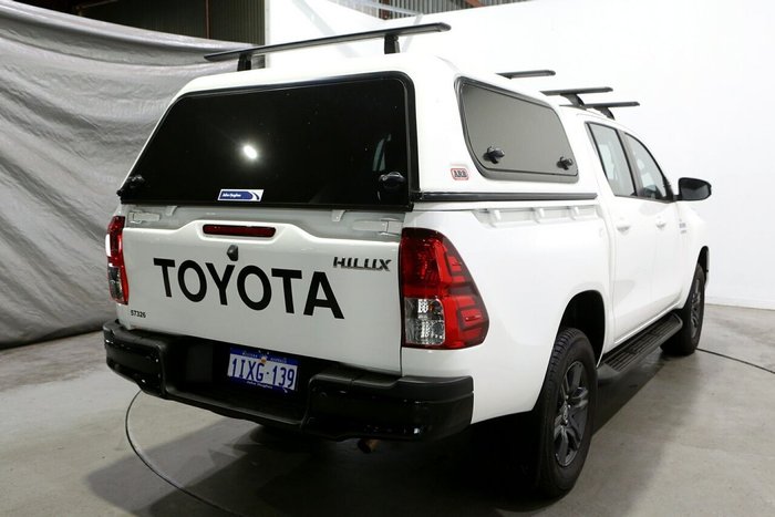 2025 Toyota Hilux SR