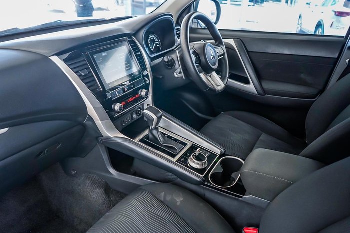 2024 Mitsubishi Pajero Sport GLS