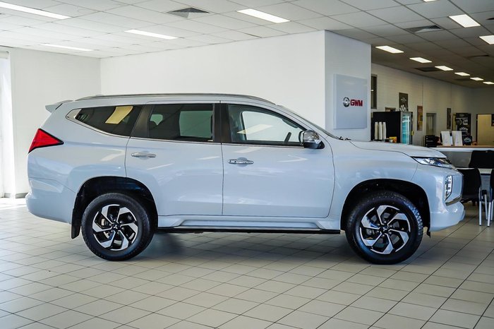 2024 Mitsubishi Pajero Sport GLS