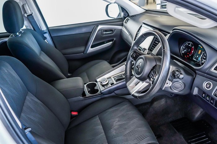 2024 Mitsubishi Pajero Sport GLS