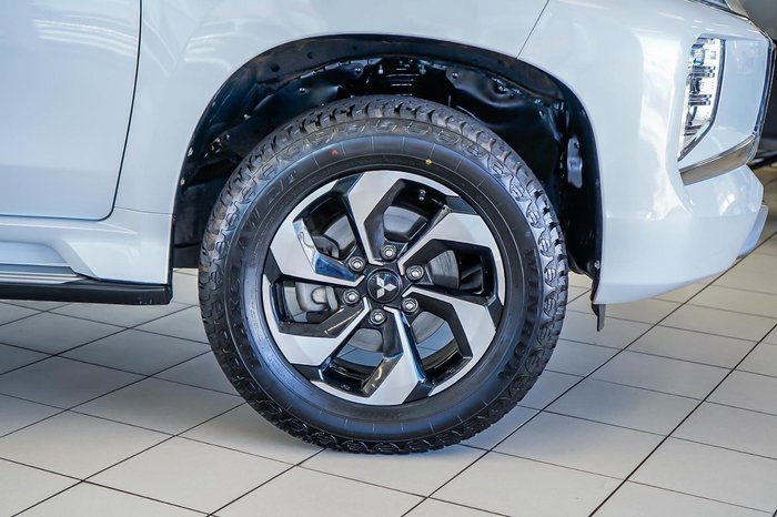 2024 Mitsubishi Pajero Sport GLS
