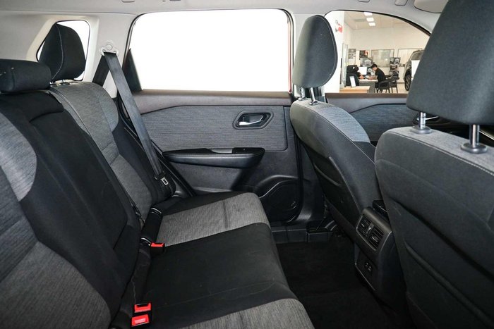 2024 Nissan X-TRAIL ST