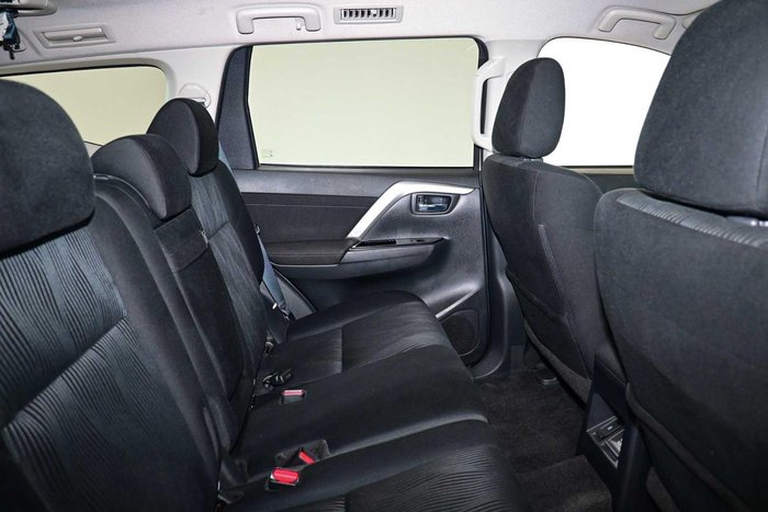 2024 Mitsubishi Pajero Sport GLS