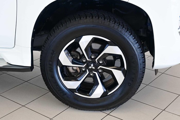 2024 Mitsubishi Pajero Sport GLS