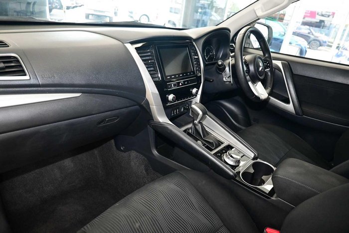 2024 Mitsubishi Pajero Sport GLS