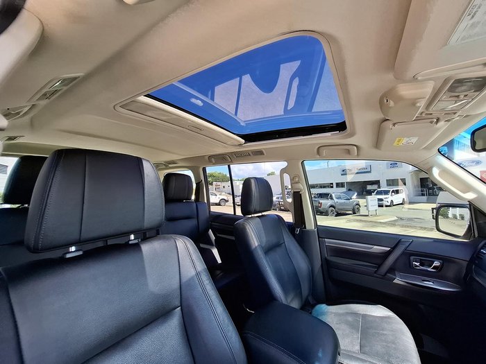 2014 Mitsubishi Pajero Exceed