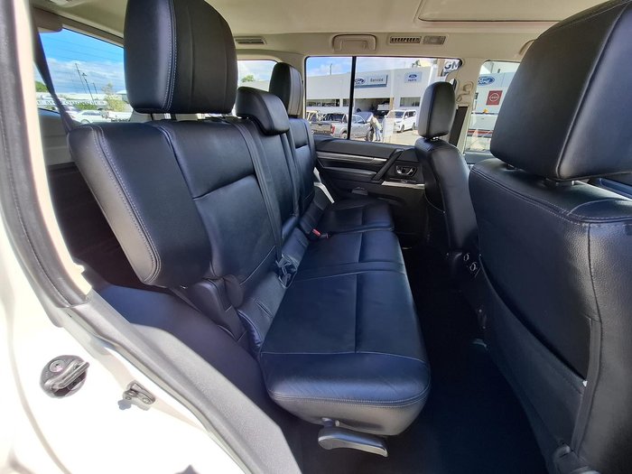 2014 Mitsubishi Pajero Exceed