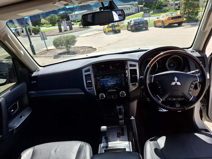 2014 Mitsubishi Pajero Exceed