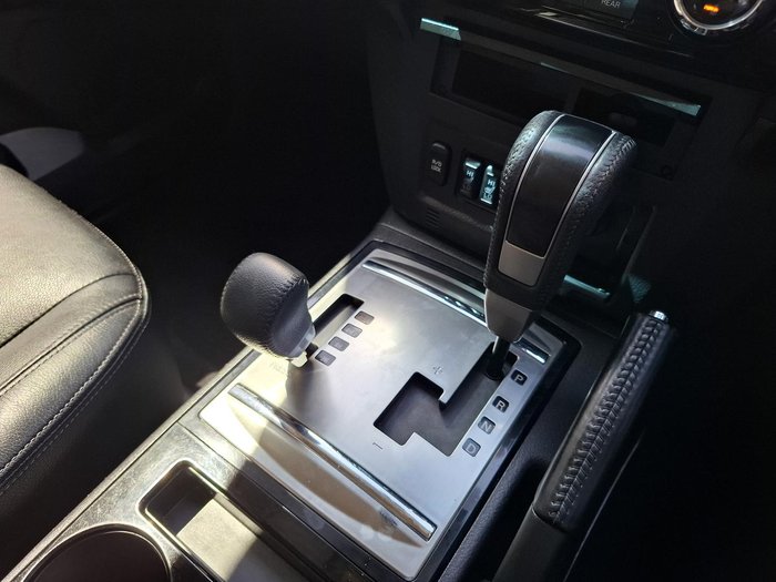 2014 Mitsubishi Pajero Exceed