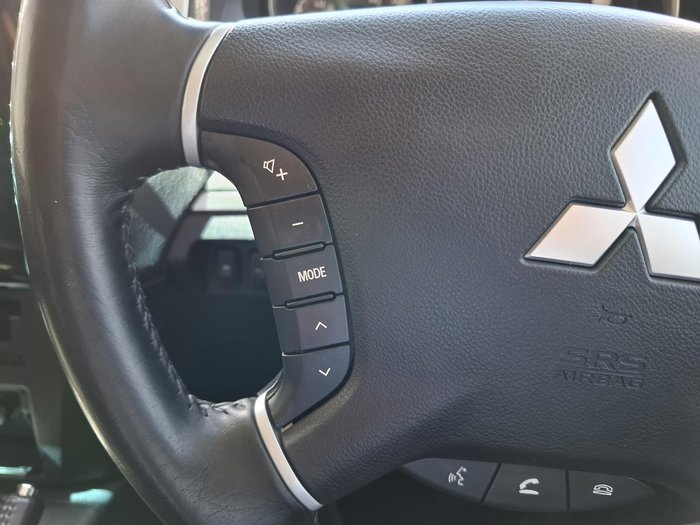 2014 Mitsubishi Pajero Exceed