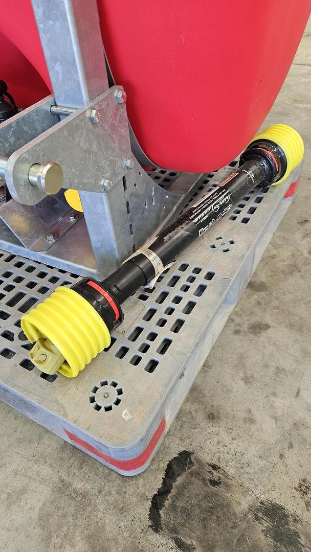 0 Silvan Slimline 800L + 8M Boom Red