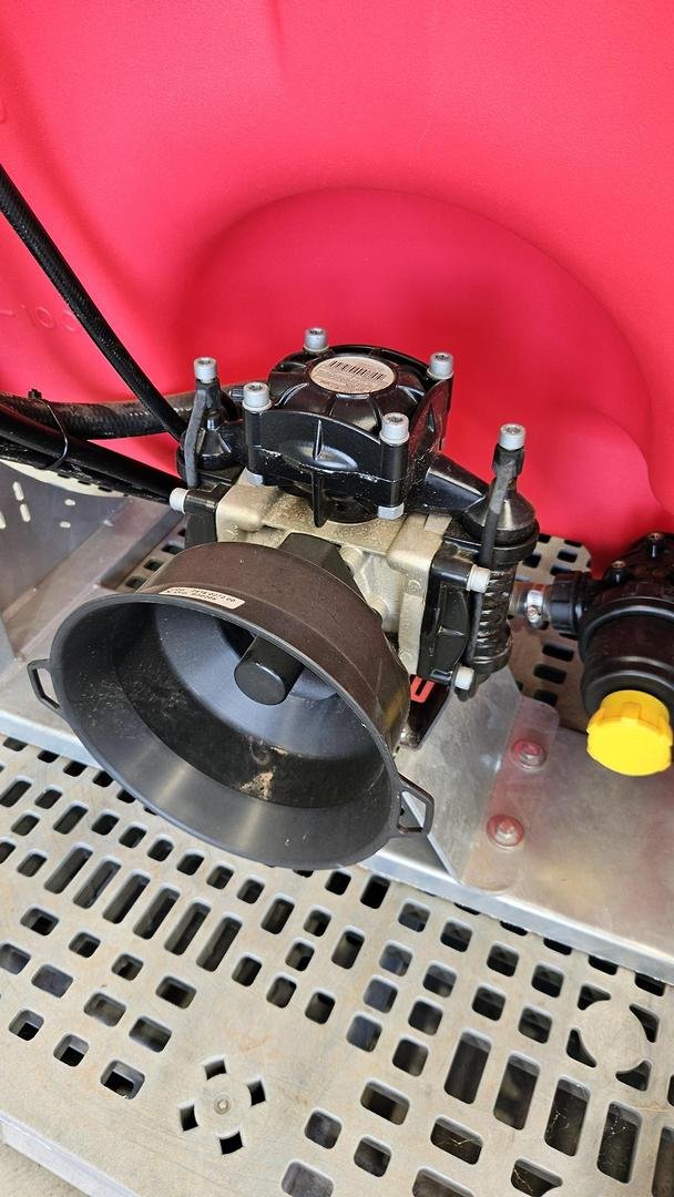 0 Silvan Slimline 800L + 8M Boom Red