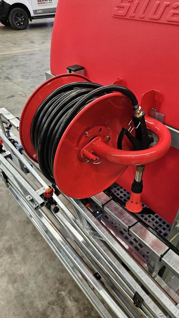 0 Silvan Slimline 800L + 8M Boom Red