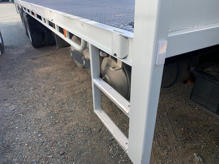 2015 Fuso Fighter 2427 White