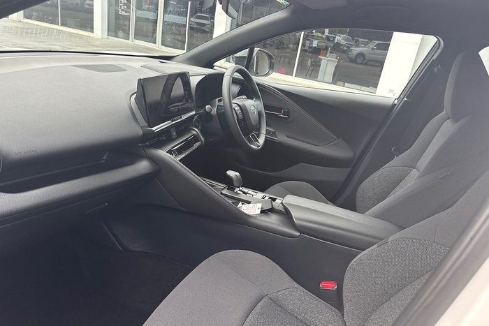 2024 Toyota C-HR GXL ZYX20R Glacier White