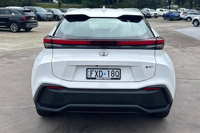 2024 Toyota C-HR GXL ZYX20R Glacier White