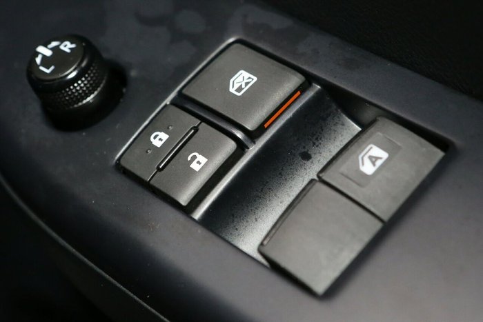 2024 Toyota Hilux SR