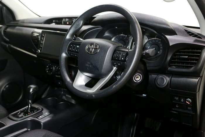 2024 Toyota Hilux SR