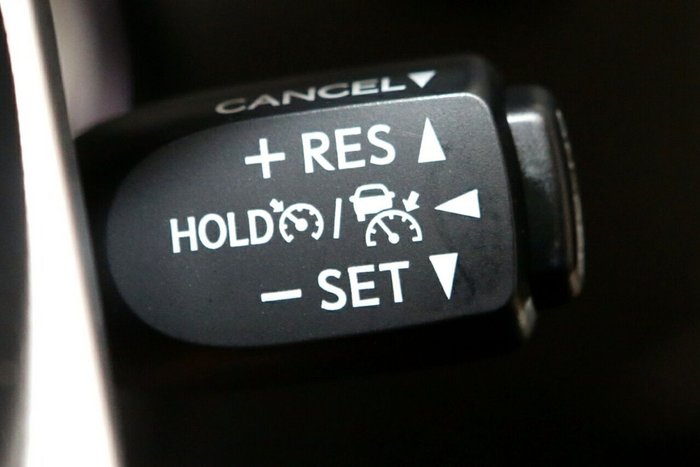 2024 Toyota Hilux SR