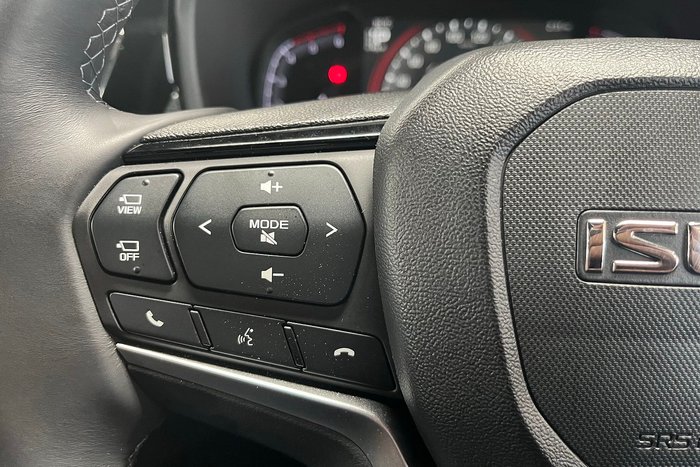 2025 Isuzu MU-X X-TERRAIN