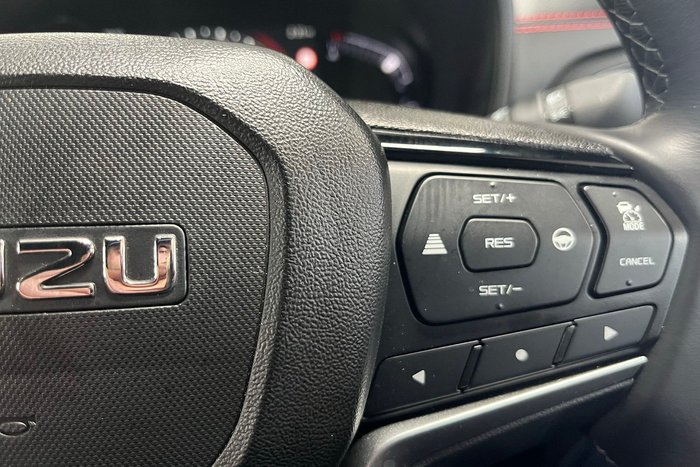 2025 Isuzu MU-X X-TERRAIN