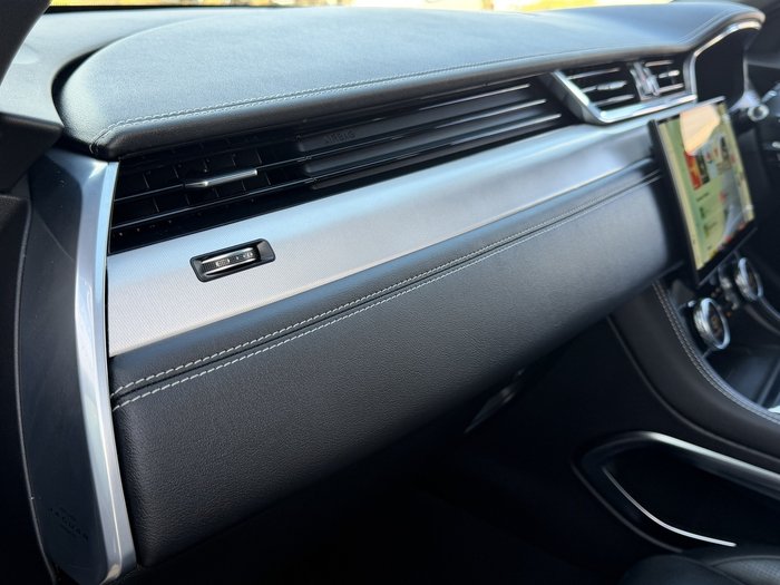 2021 Jaguar F-PACE P400 R-Dynamic SE