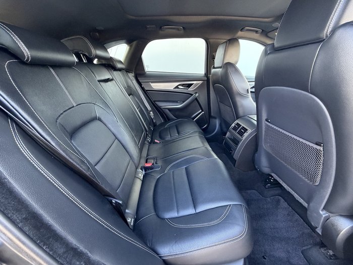 2021 Jaguar F-PACE P400 R-Dynamic SE