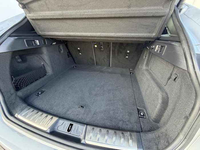 2021 Jaguar F-PACE P400 R-Dynamic SE