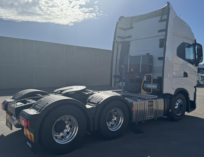 2024 Iveco S-Way AS700