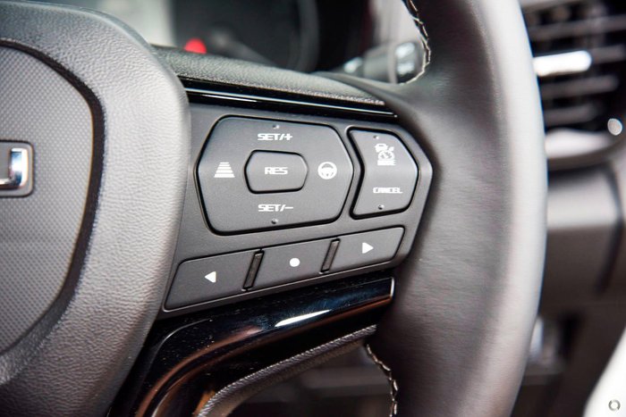 2025 Isuzu D-MAX BLADE MY25.5 4X4 Dual Range Mineral White