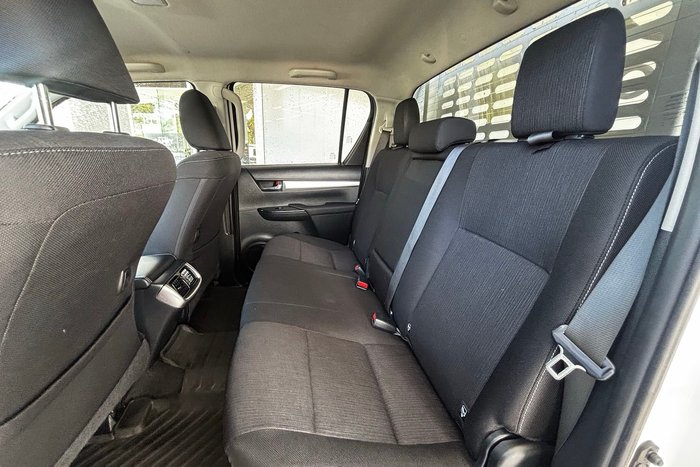 2020 Toyota Hilux SR5