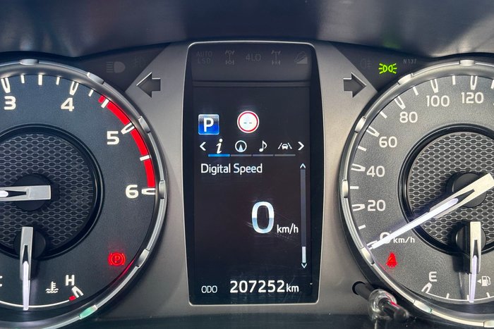 2020 Toyota Hilux SR5