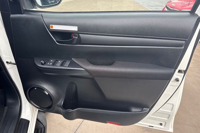 2025 Toyota Hilux SR GUN126R 4X4 Dual Range Glacier White