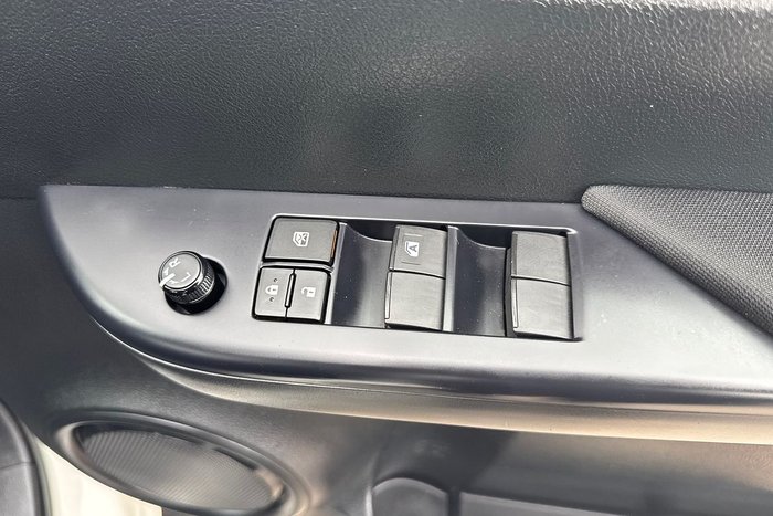 2025 Toyota Hilux SR GUN126R 4X4 Dual Range Glacier White