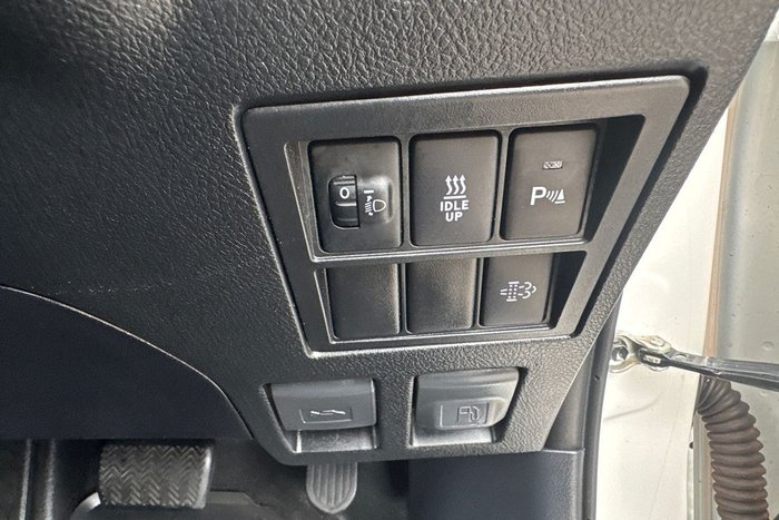 2025 Toyota Hilux SR GUN126R 4X4 Dual Range Glacier White