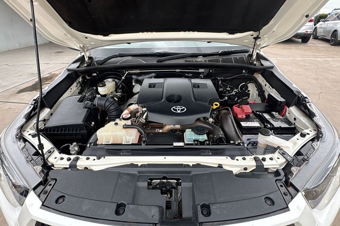 2025 Toyota Hilux SR GUN126R 4X4 Dual Range Glacier White