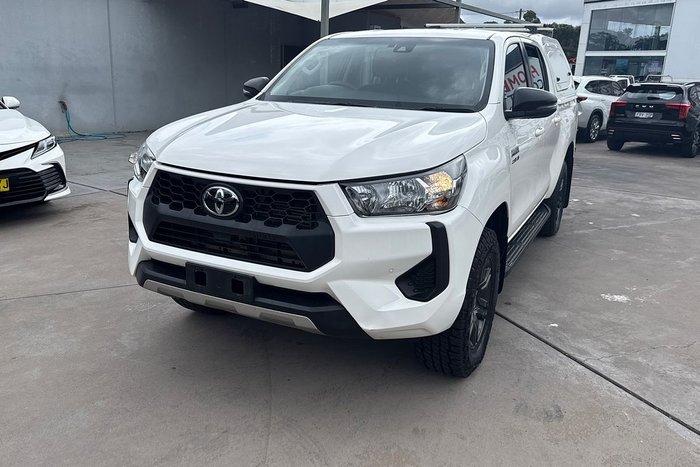 2025 Toyota Hilux SR GUN126R 4X4 Dual Range Glacier White