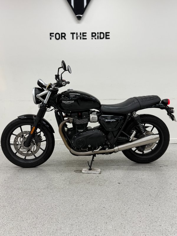 2017 Triumph STREET TWIN Black